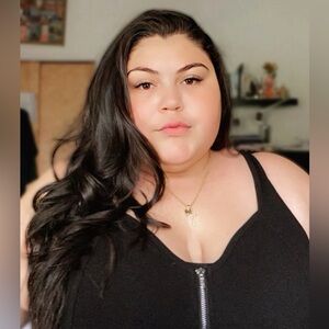 Meet your Posher, Isabou